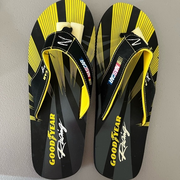 NASCAR Goodyear Racing Flip Flops - Picture 5 of 6